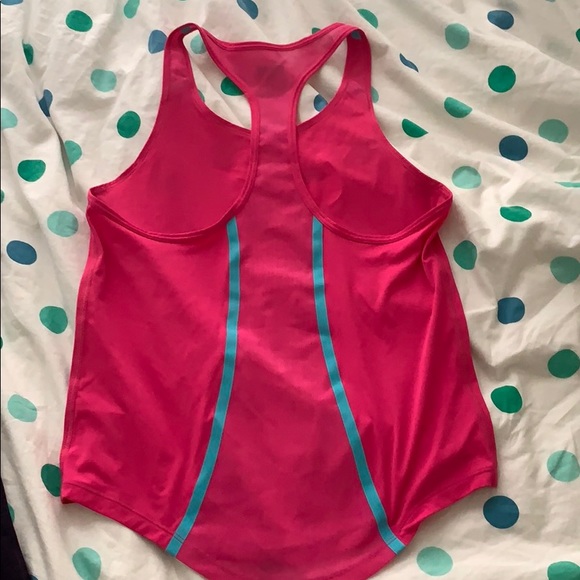 Nike Tank Bundle!! - Picture 5 of 10